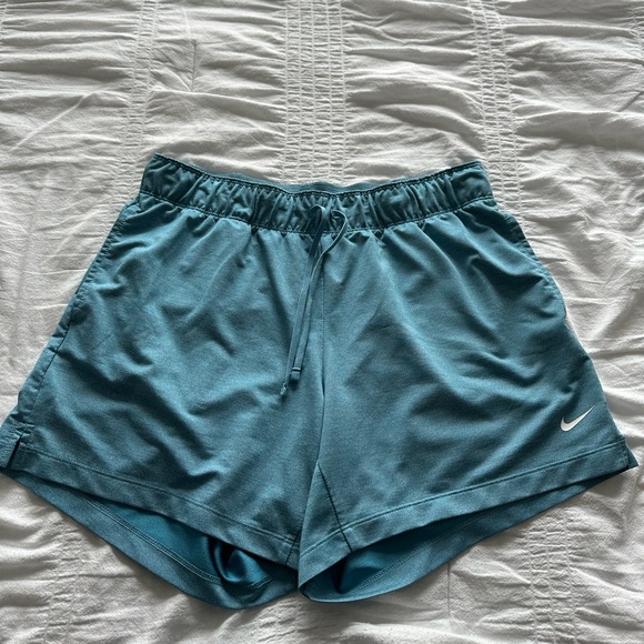 Nike athletic shorts - Picture 3 of 3